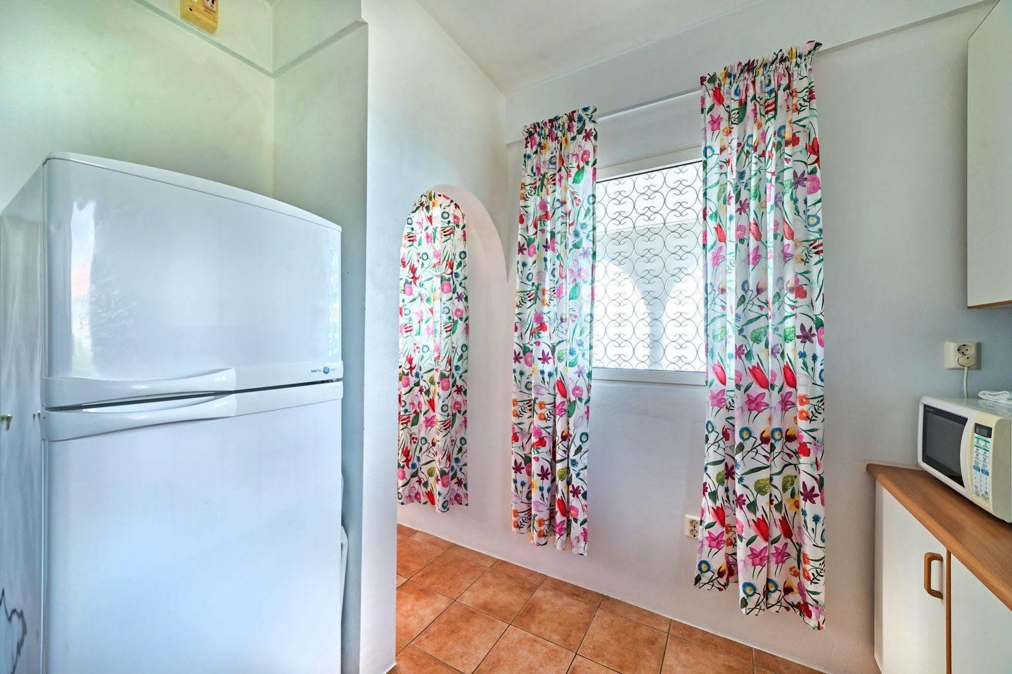 Caribbean Sea View Holiday Apartments Méro Dış mekan fotoğraf